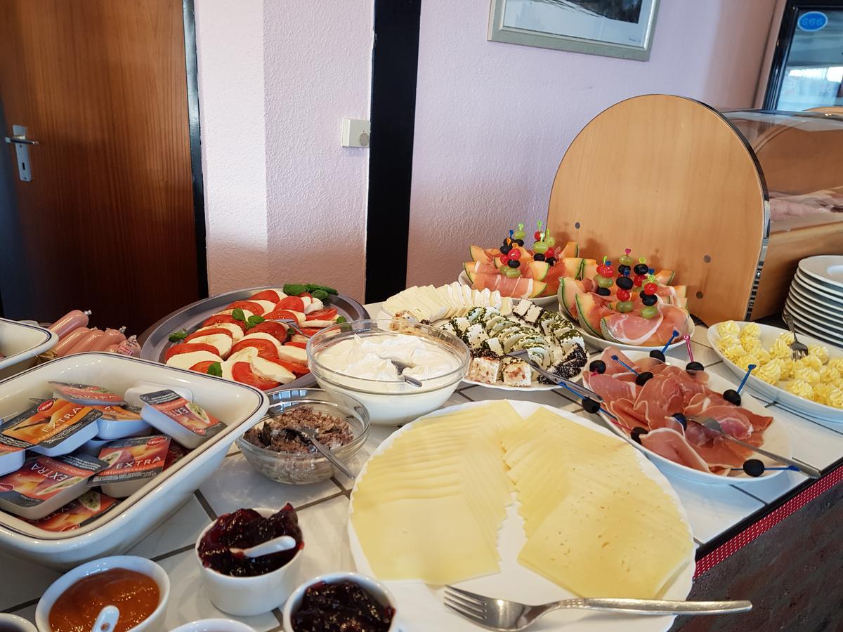 Hotel Garni Julia Linnich Dış mekan fotoğraf